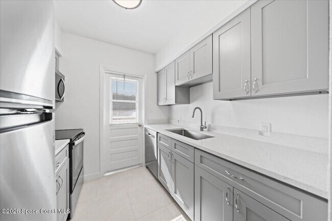 Foto del edificio - 154 Crescent Beach Dr