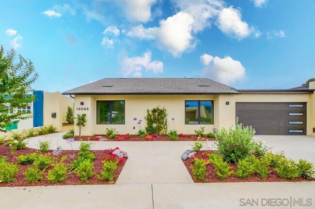 Building Photo - 14066 Crest Way