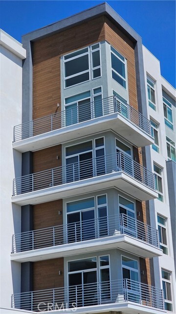 Building Photo - 168 S Monterey St