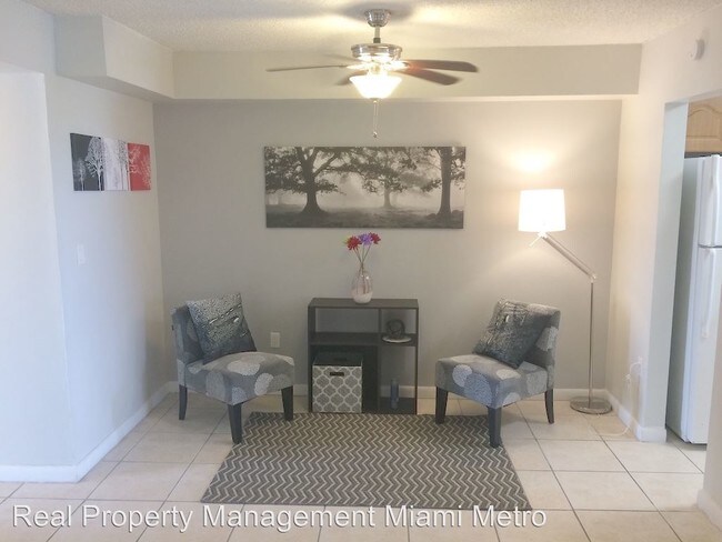Building Photo - 1 br, 1.5 bath House - 7620 Carlyle Ave. #...
