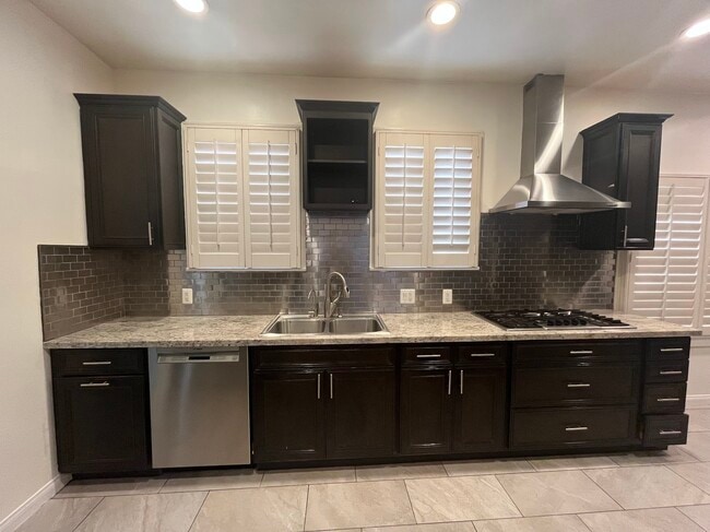 kitchen - 5761 W Olympic Blvd