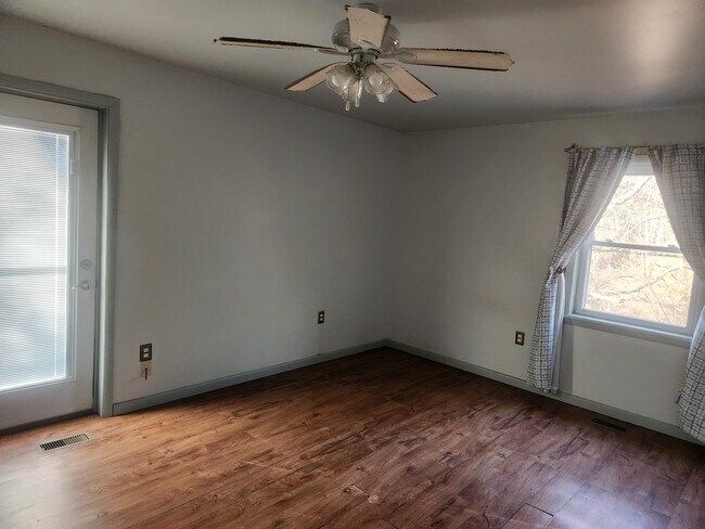 Foto del edificio - 137 N Elizabeth St