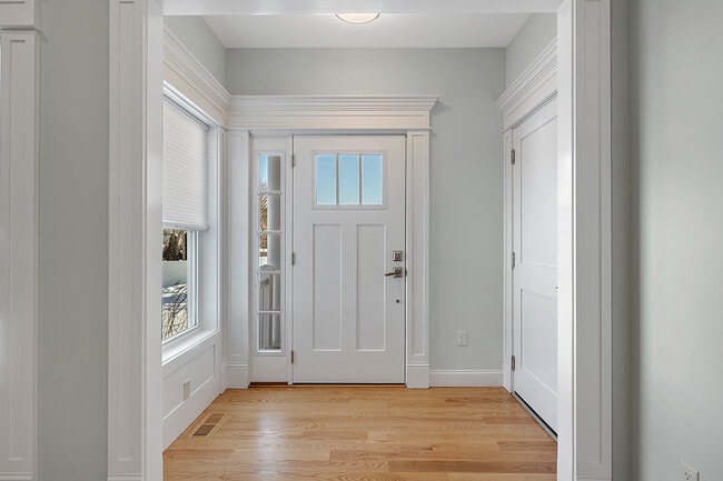 Foto del edificio - 137 Knowles Ave