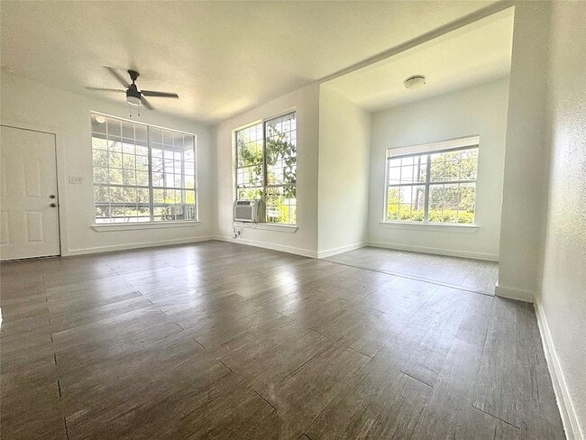 Foto del edificio - 2410 E 12th St