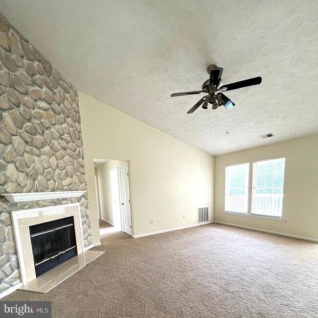 Foto del edificio - 716 Jupiter Hills Ct