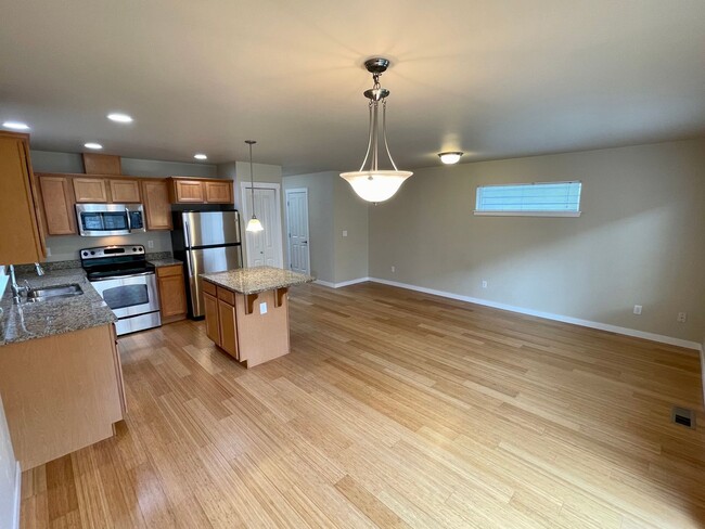 Foto del edificio - 3 Bedroom 2.5 Bathroom Townhome in Cordata...