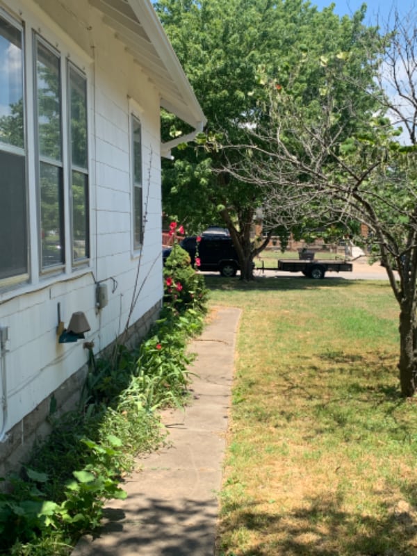 Foto del edificio - 533 E 9th St