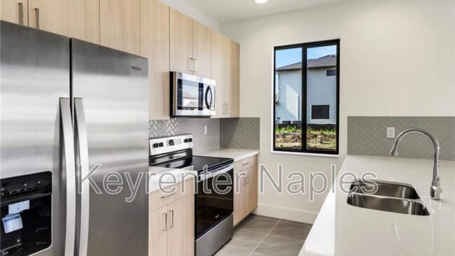 Foto del edificio - 5265 Lamone Ln