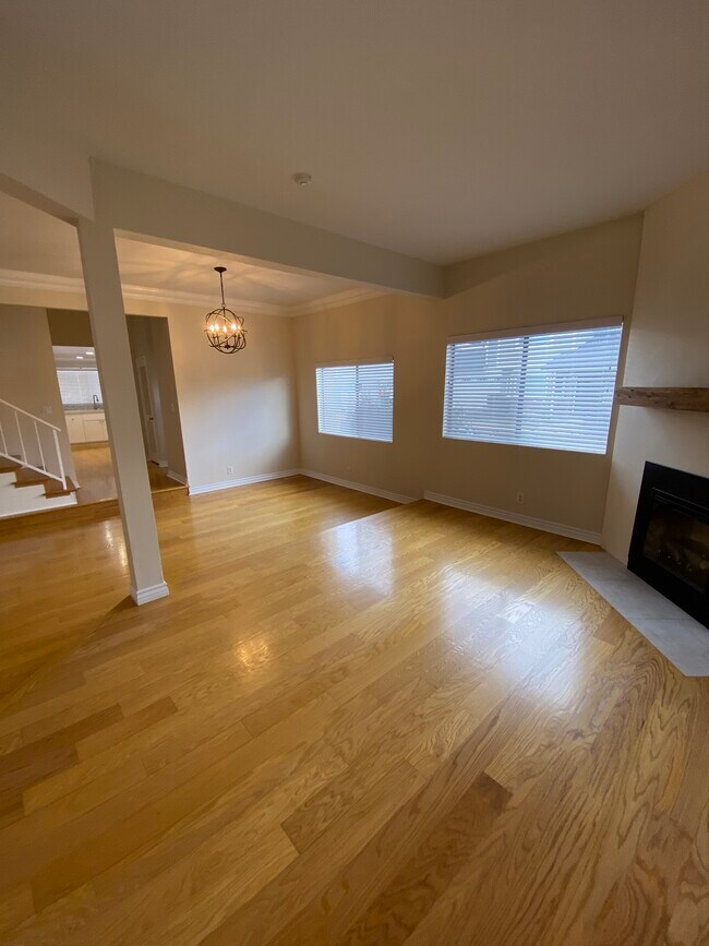 Building Photo - 2020 Farrell Ave