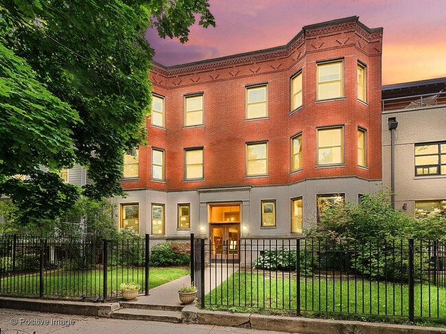 Building Photo - 1457 W Cuyler Ave