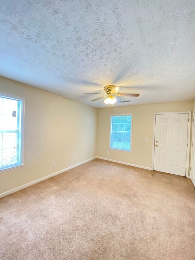 Building Photo - Duplex For Rent on Stage Road