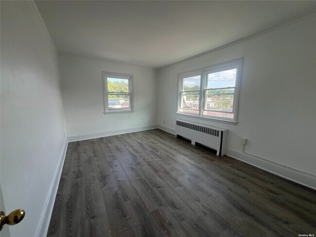 Foto del edificio - 326 Larkfield Rd