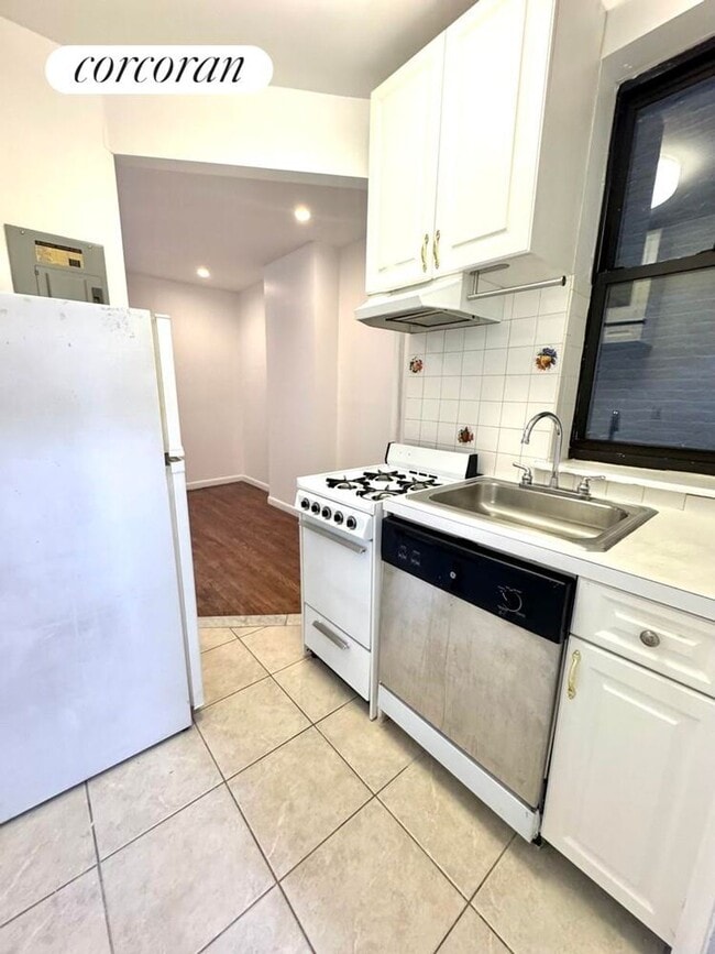 Foto del edificio - 509 E 81st St