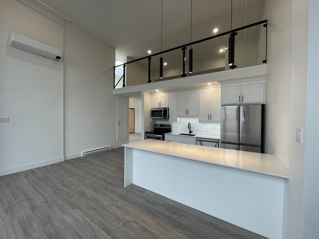 Building Photo - 57 Canterbury St