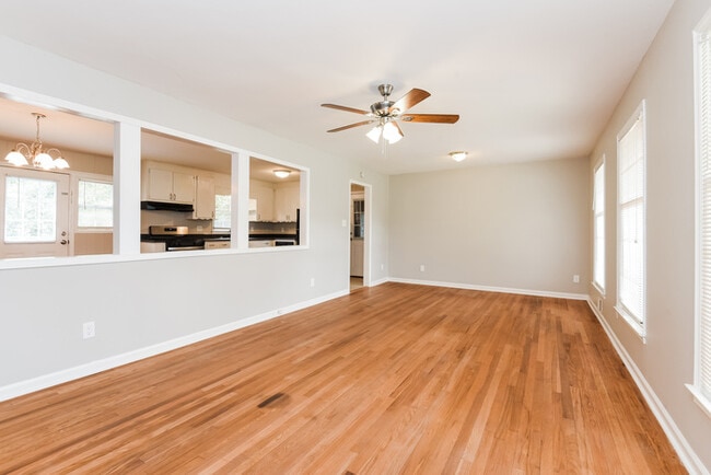 Foto del edificio - 1729 Hasty Rd