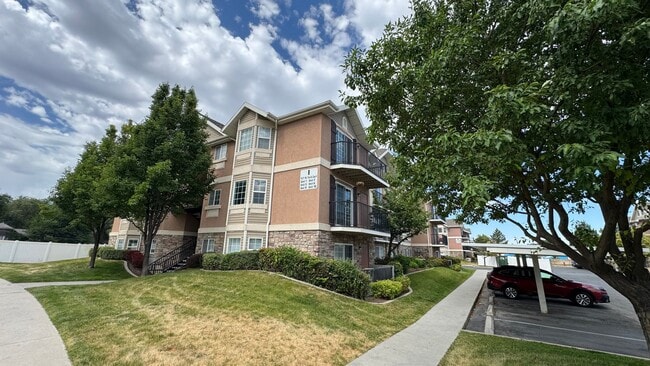 Building Photo - 1617 W Treille Ct