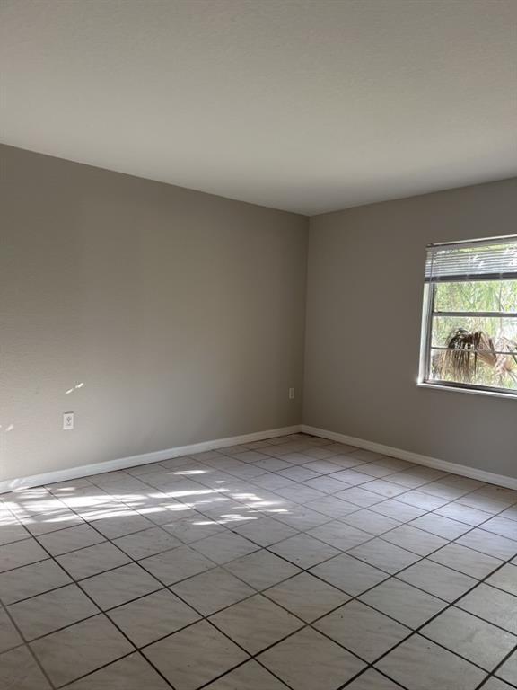 Building Photo - 9027 Westchester Cir