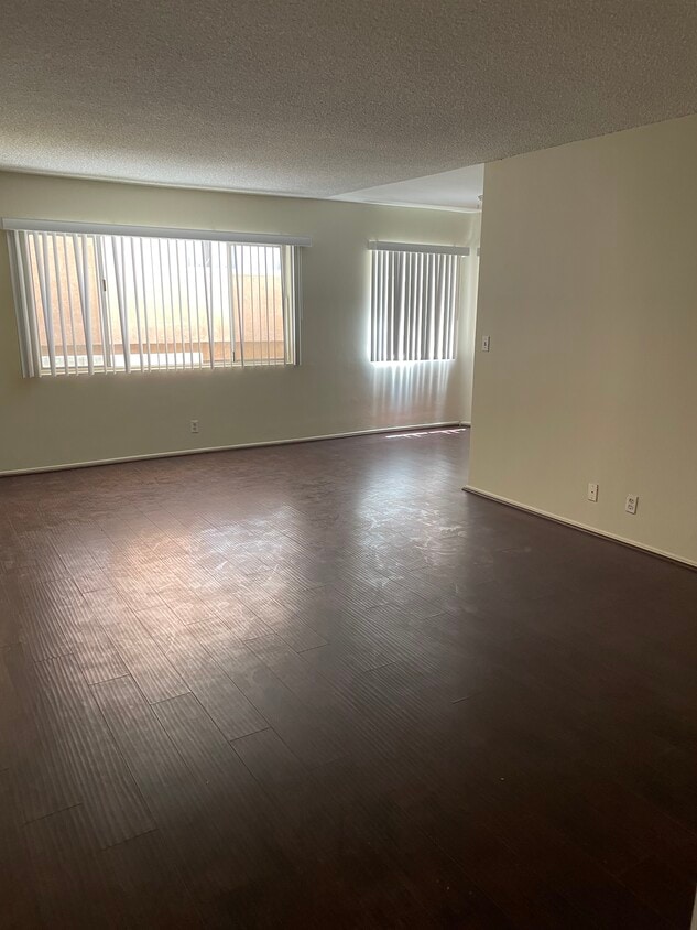 Building Photo - 1440 S Centinela Ave