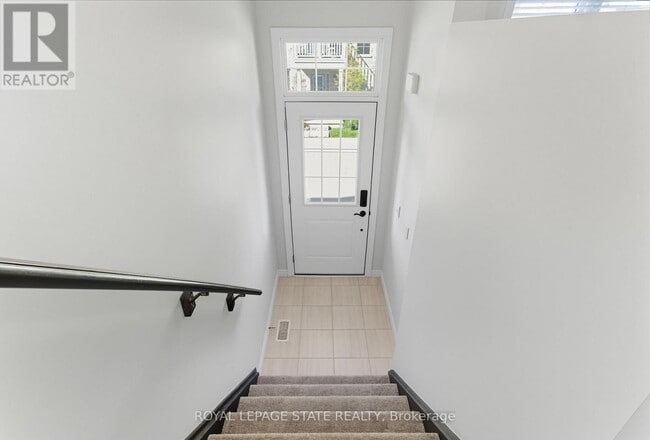 Photo du bâtiment - 10 Marr Ln.