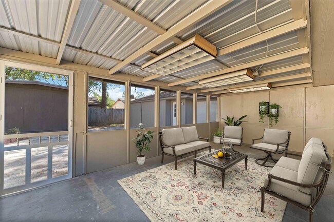 Foto del edificio - 23122 Whispering Willow Dr