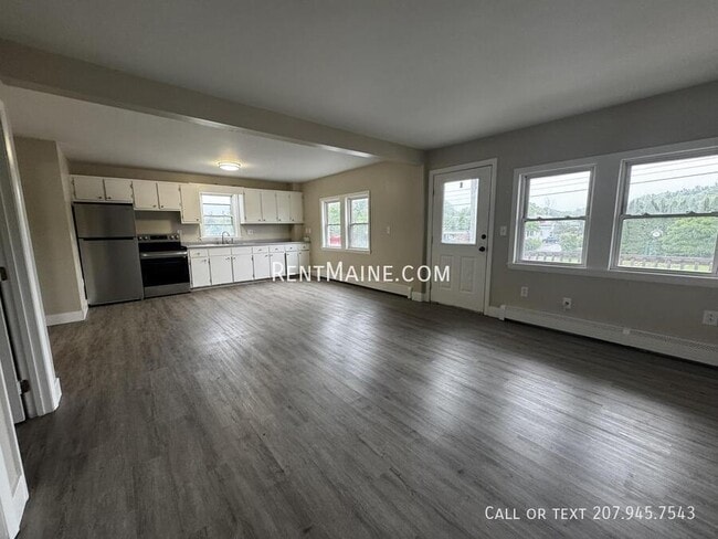 Building Photo - 114 Riverside Dr