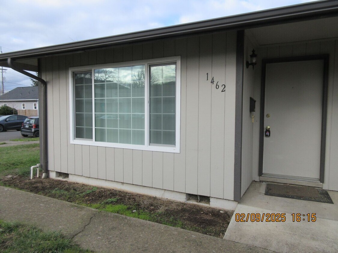 Foto principal - Updated, spacious one bedroom