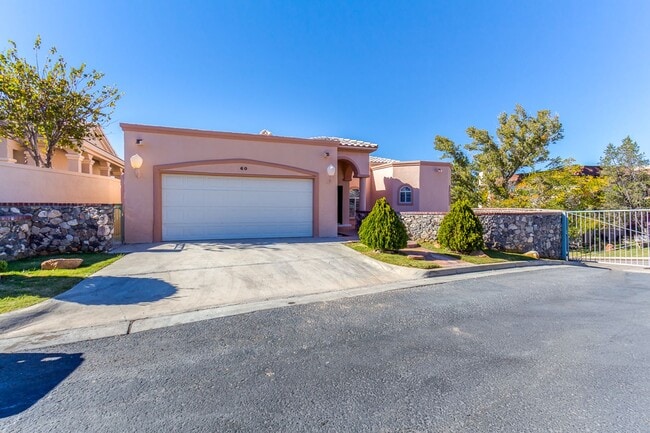 Building Photo - Amazing Tri-Level Westside Rental Home w/ ...