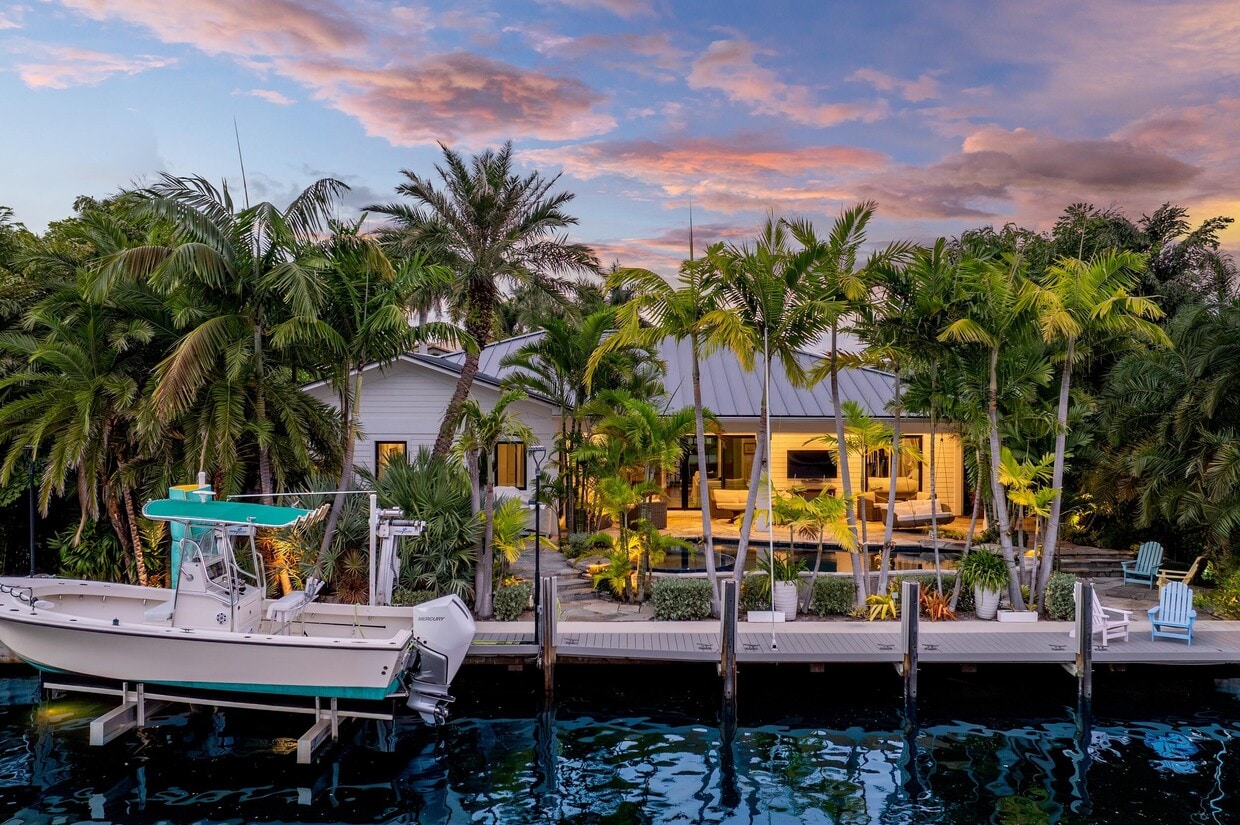 Primary Photo - 940 Greenbriar Dr