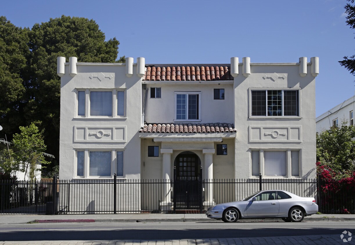 Building Photo - 530 40th St