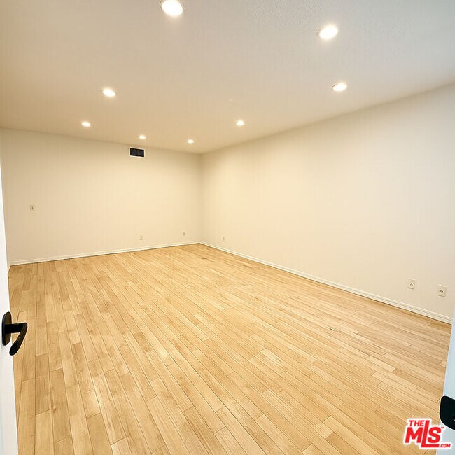 Foto del edificio - 1434 Princeton St