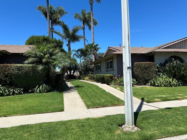 Building Photo - 16171 Ganges Lane #3, Huntington Beach, CA 92647