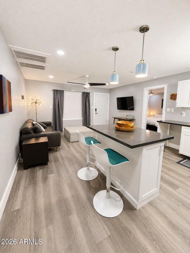 Foto del edificio - 1440 N Idaho Rd