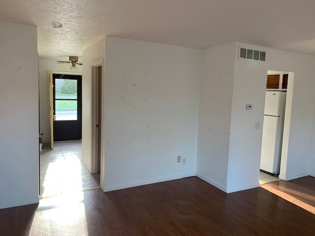 Building Photo - 5804 Okemos Rd