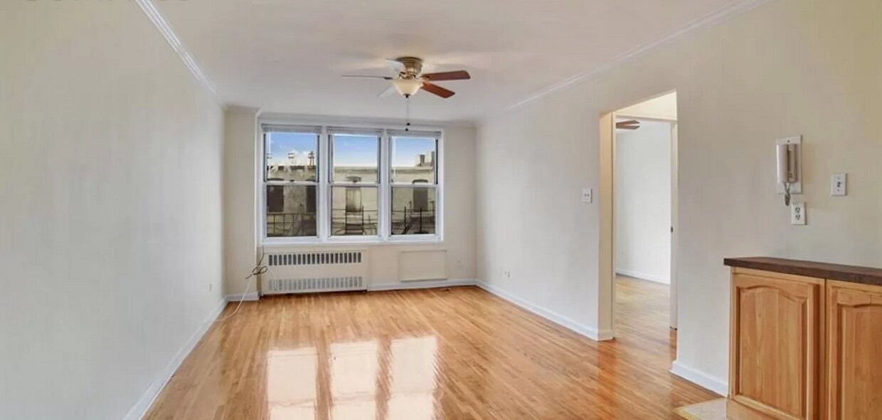Foto principal - 720 E 31st St