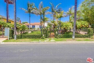 Building Photo - 114 S Layton Dr