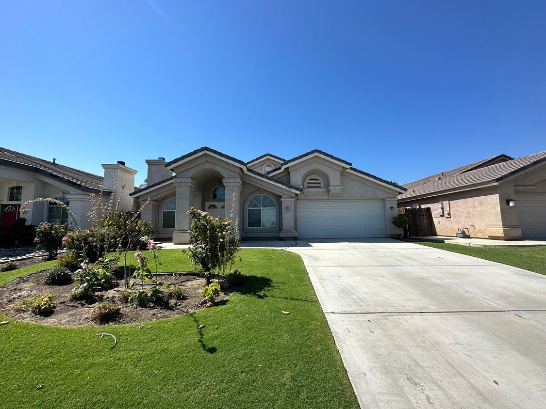 Primary Photo - Spacious 4-Bedroom Gem with Modern Upgrade...