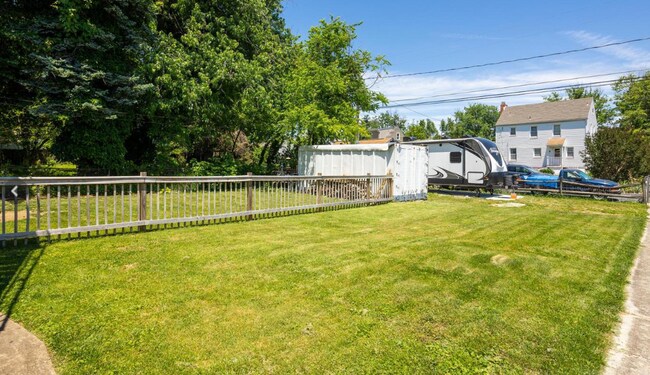 Divided yard space 2 - 6500 Gilmore St