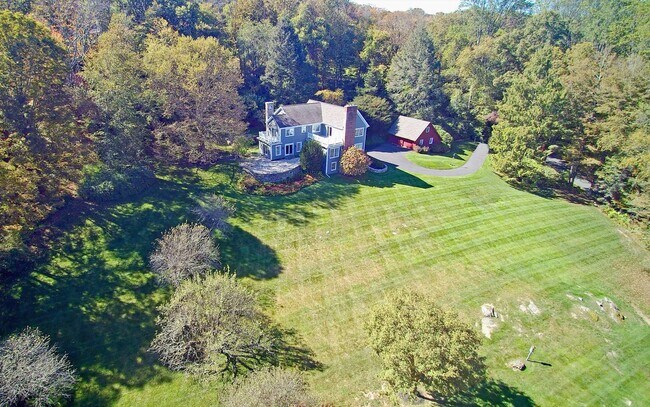 Building Photo - 36-40 Fox Run Rd