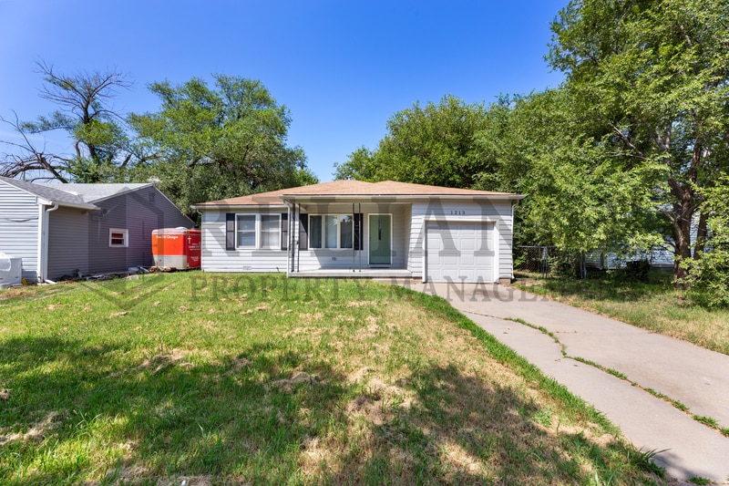 Primary Photo - 1213 N Glendale St
