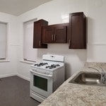 Photo - 1016 S May St Apartments