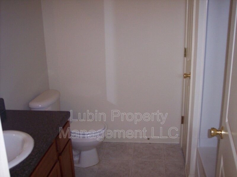 Building Photo - 10269 Sterling Ridge Dr
