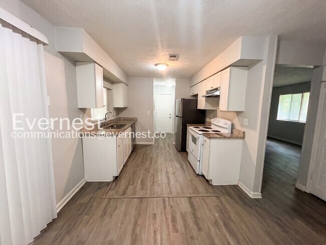 Foto del edificio - 9007 Homewood Dr