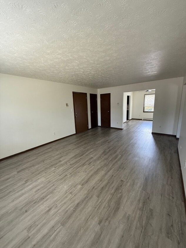 Primary Photo - 5000 West Blvd