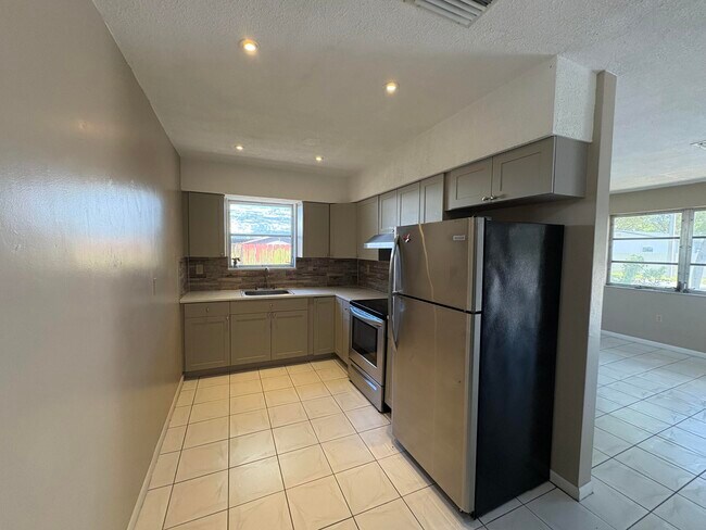Foto del edificio - 6111 SW 31st St