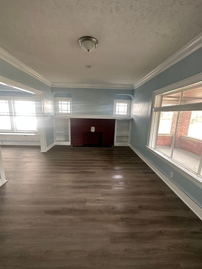 Foto del edificio - 4bd Single Maple Cash Pay