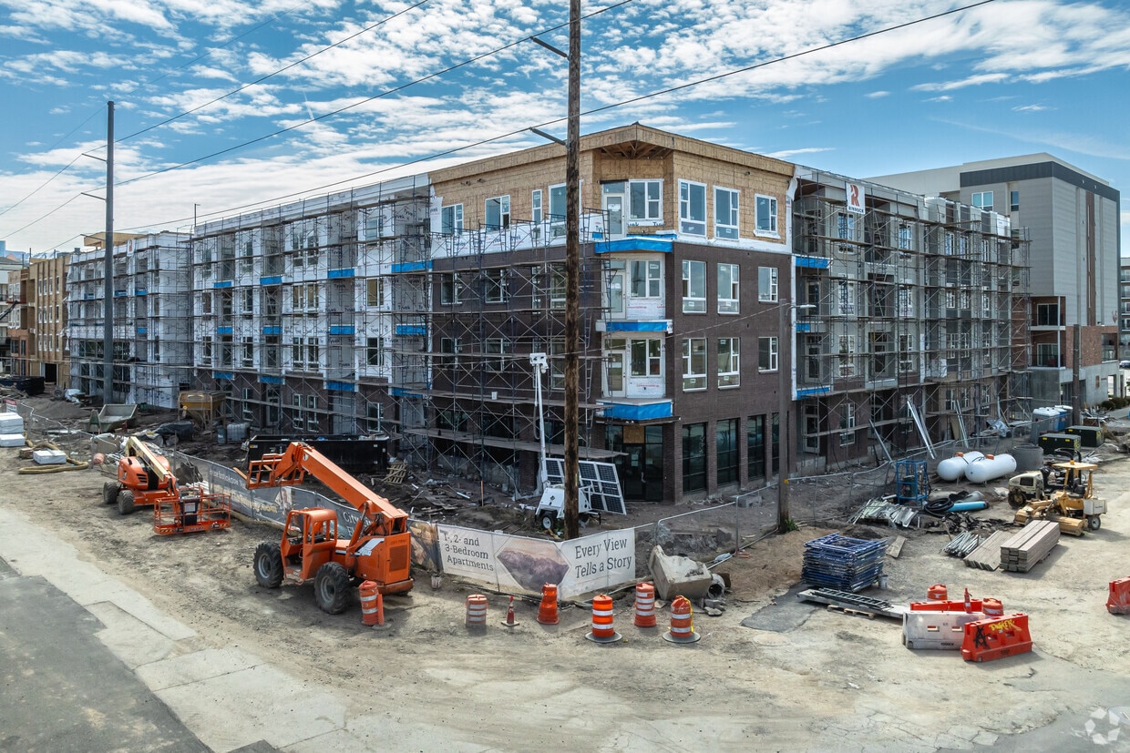 Primary Photo - Central West Apartments