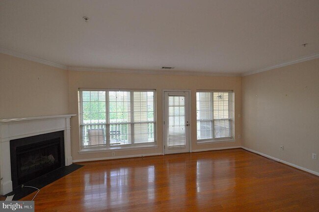 Building Photo - 4550 Strutfield Ln