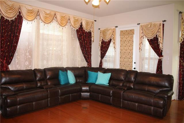 Foto del edificio - 6508 Sleepy Spring Dr