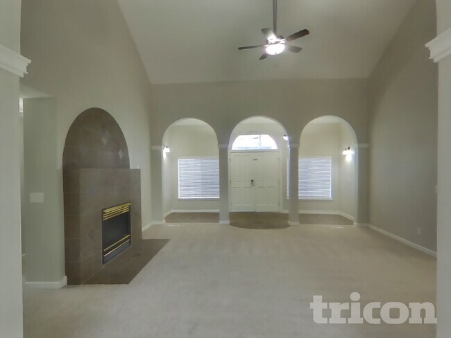 Foto del edificio - 302 3rd Ave SE