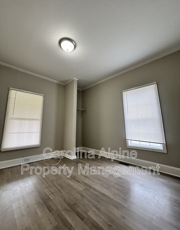 Foto del edificio - 618 Gardner St